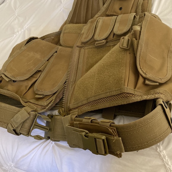 Red Rock Tactical vest - Picture 10 of 12